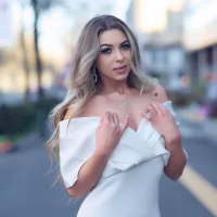 AylinRosee Adlı Modelin Avatarı