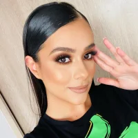 Victoriamilan's Profile Pic