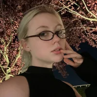 Heily_Planet's Profile Pic