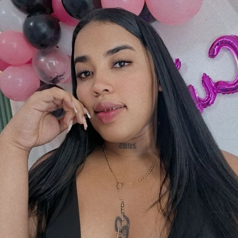 AichaBrown live cam profile