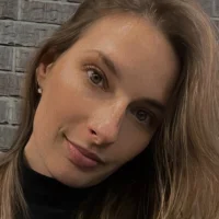 Julia_very_hot avatar - live cam performer on MySuperHot