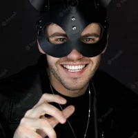 Manurevas's Profile Pic