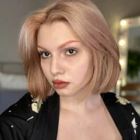 VanessaPrise's Profile Pic