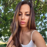 NicoleBella webcam