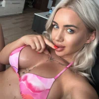 CuteLittleBlondy এর প্রোফাইল ছবি