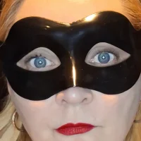 MaskedQueen77's Avatar Pic