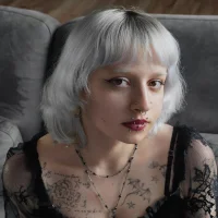 Moonvella's Profile Pic
