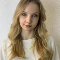 CarrieHalI's Profile Pic