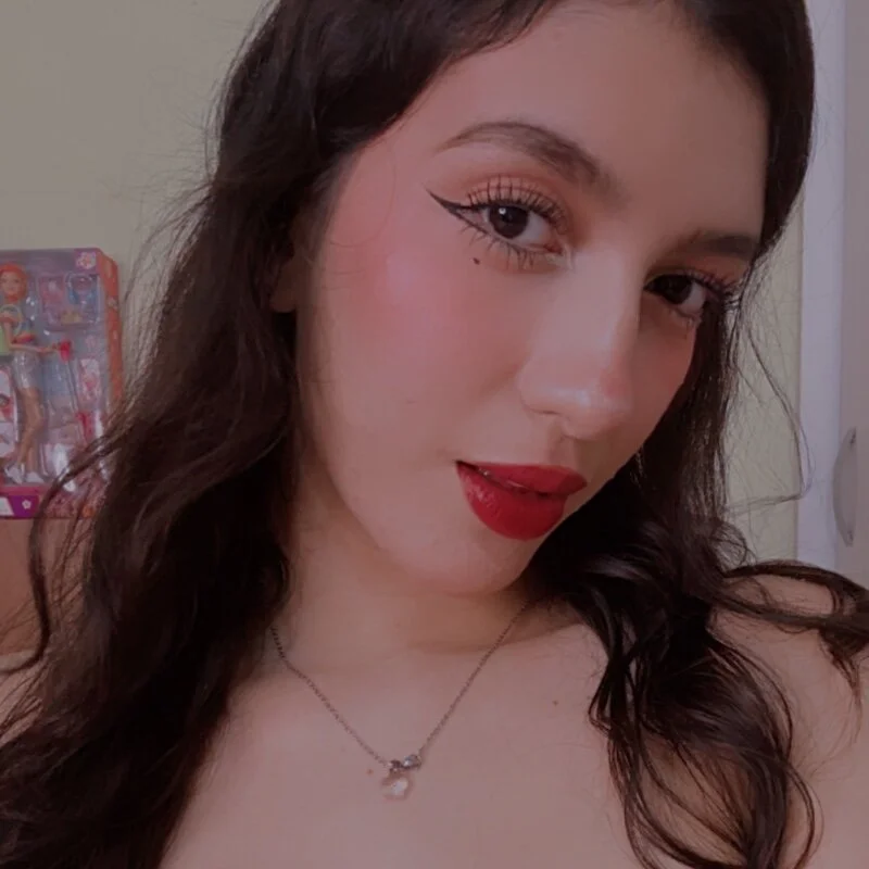 Emily-hottson profile photo