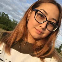 Madriana_Queen Φωτ, Προφίλ