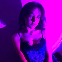 Mia_Lewis's Profile Pic