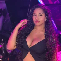 Claire_Bonnie Adlı Modelin Canlı XXX Sohbeti