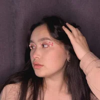 SooraMelui's Profile Pic