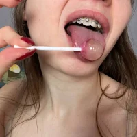 LleylaLo's Profile Pic