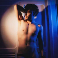 Alexlux1's Profile Pic