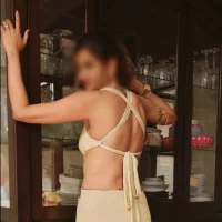 Ravishing_Roma's Avatar Pic