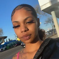 plutobaee's Profile Pic