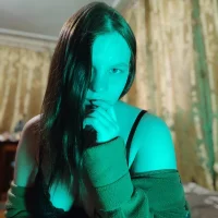 Gambar Profil Christine_Eloise