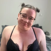 PlayfulKittenn00's Profile Pic