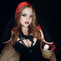 Velvet_Vipera's Profile Pic