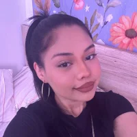 strawberrigabi's Profile Pic