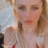 FlirtFun21's Profile Pic