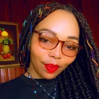 Ladyzee25's Avatar Pic