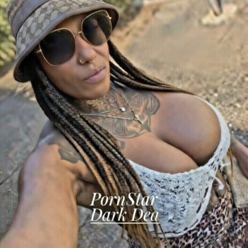 DarkDea's nudes and profile