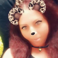 Rockabillee Φωτ, Προφίλ