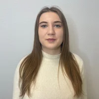 QueenieCodrington Φωτ, Προφίλ