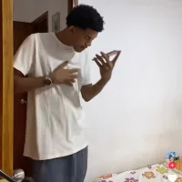 moisesmeon live webcam