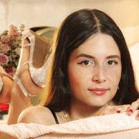 AmeliaRousse Adlı Modelin Avatarı
