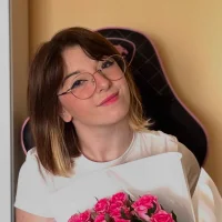 VelvetWhispers's Profile Pic