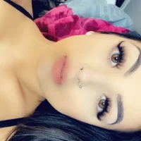 farrahflirty's Profile Pic