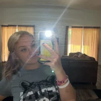 Rayneeeeeee's Avatar Pic