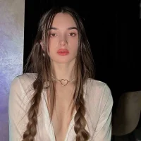 Elle_Hot's Profile Pic