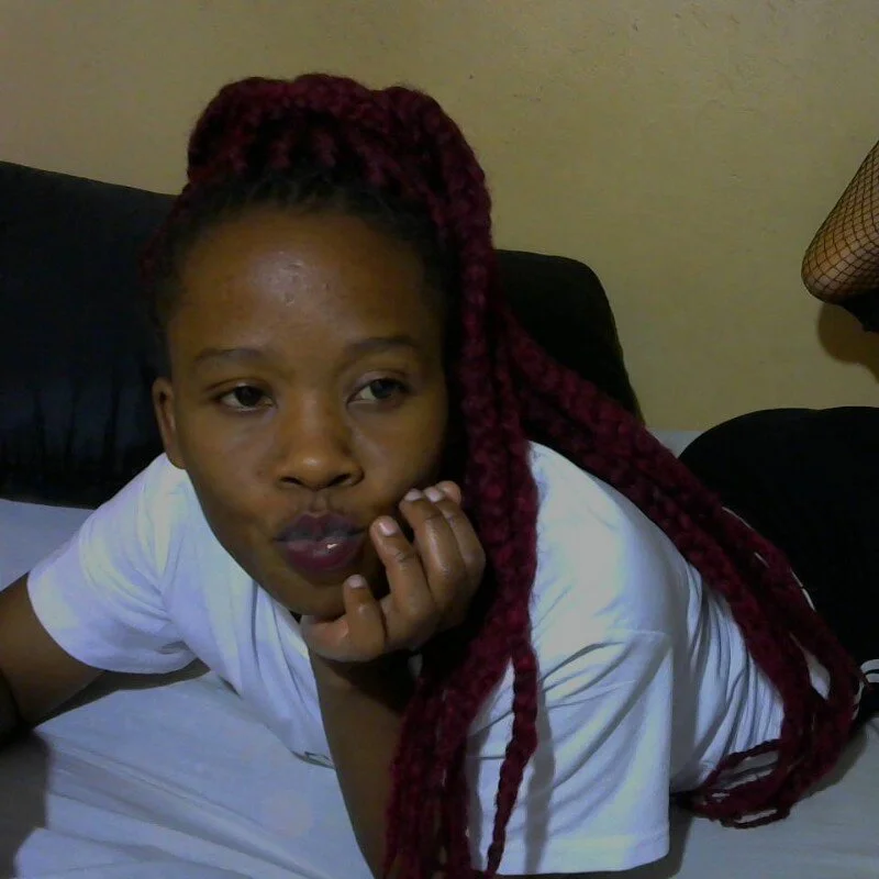 Queentesi live cam profile