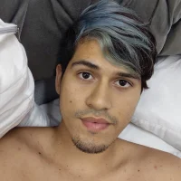 aroon_smith Adlı Modelin Avatarı