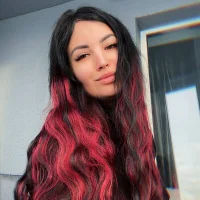 LizStar31's Profile Pic