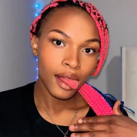 LindyBaee's Profile Pic