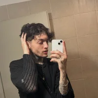 angelinoxoxo's Profile Pic