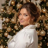 adelirayne's Profile Pic