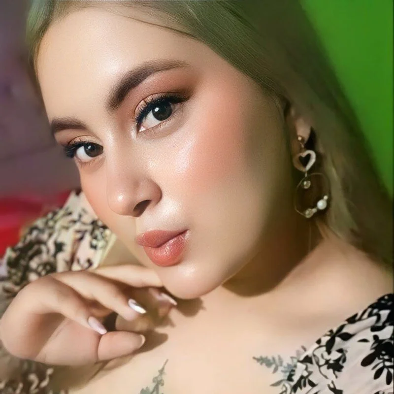 MiaBloom- profile photo