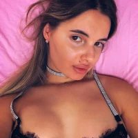 Erika_Alluring