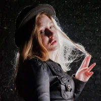 saint_trisha's Avatar Pic