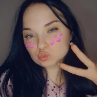 VoxxAura Adlı Modelin Avatarı