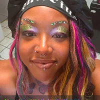 Moniee45 webcam