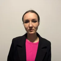 LynetBeecham's Profile Pic
