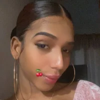 Mia_Castro_xx's Avatar Pic