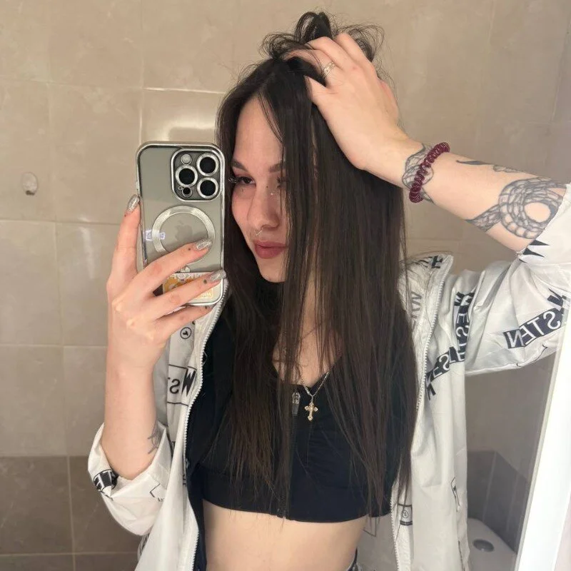 HollyWallis